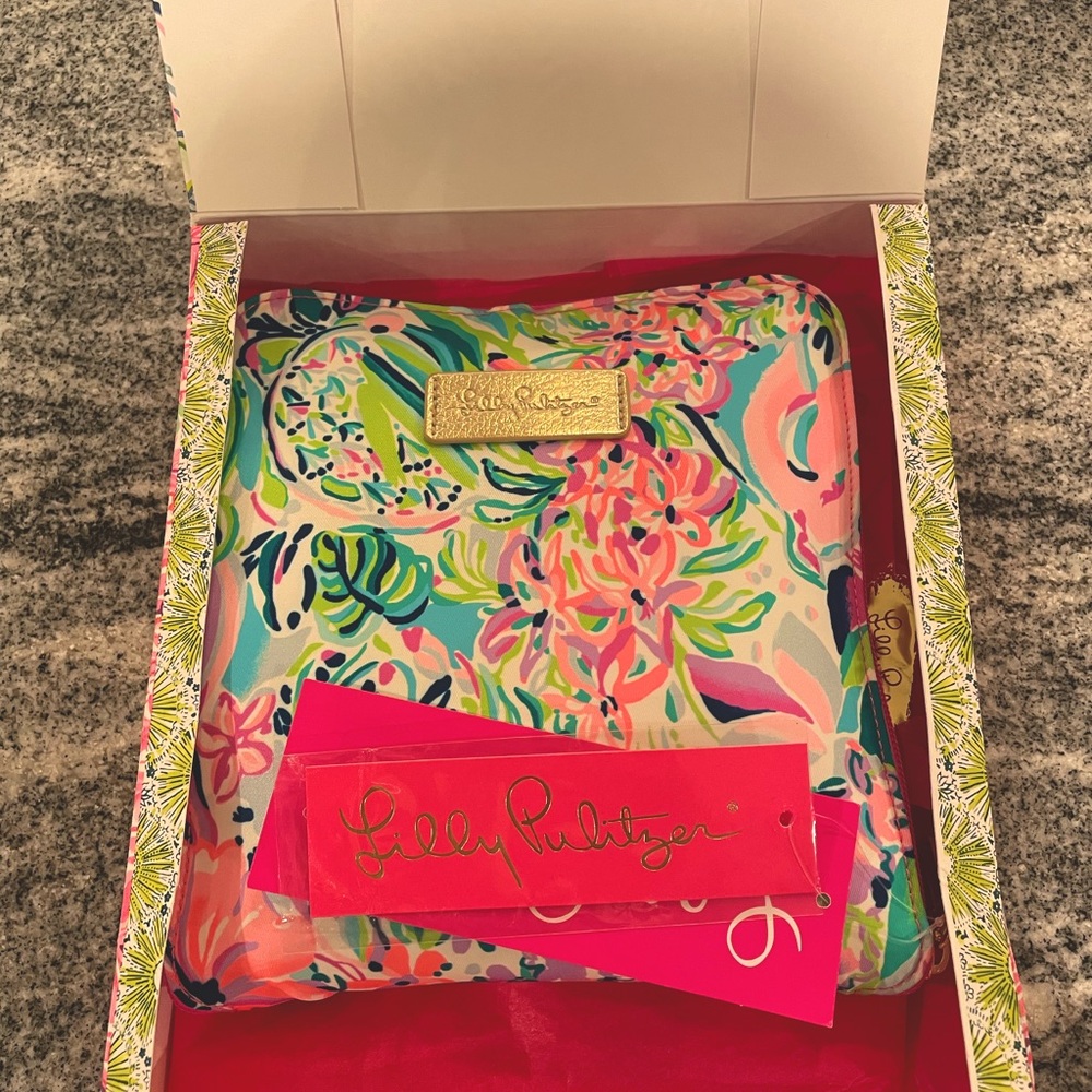 COPY - Lilly Pulitzer getaway packable tote